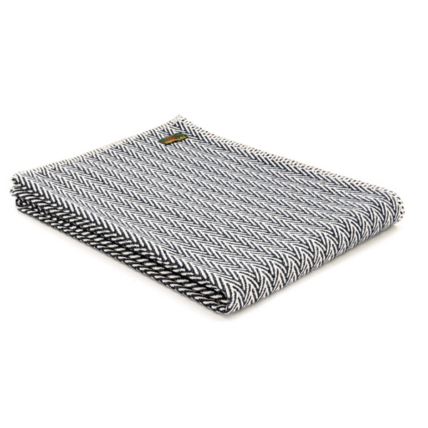 Organic Cotton Throw With Blanket Stitch - Navy/Cream