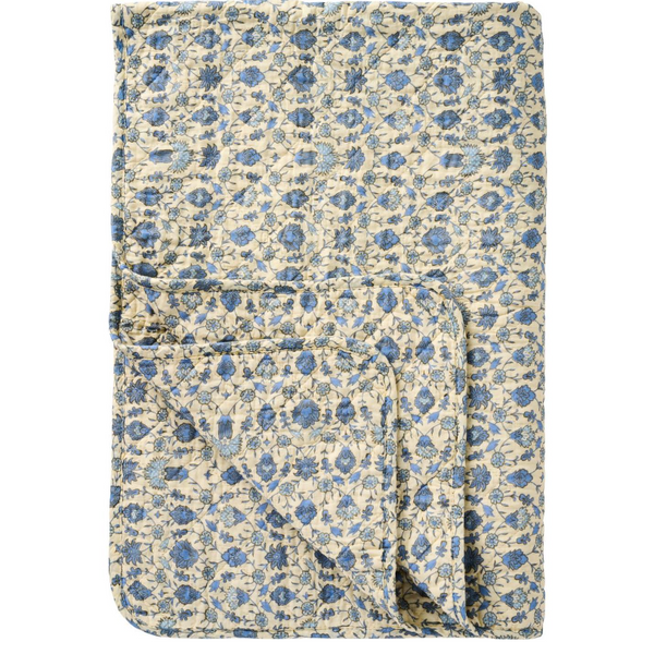 Quilt with Natural Coloured With Blue Pattern